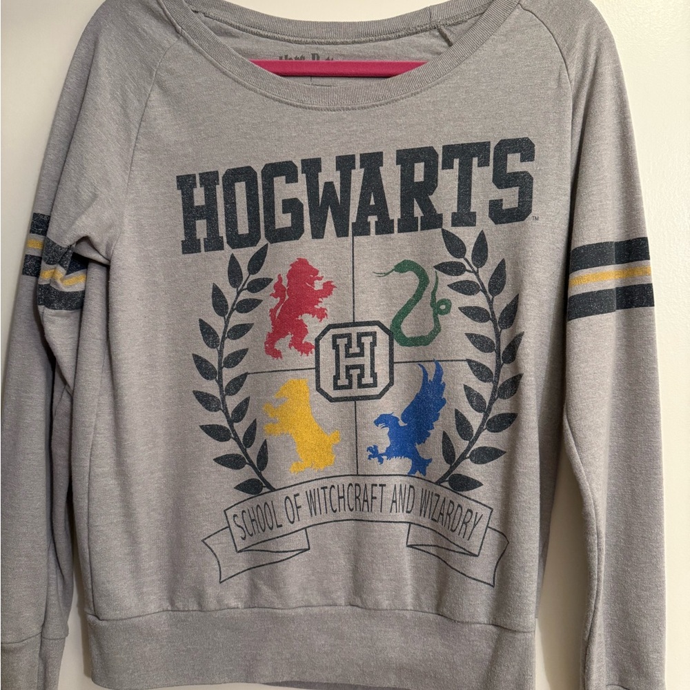 Warner Bros. Hogwarts Crest Gray Sweater - Women's Size Medium